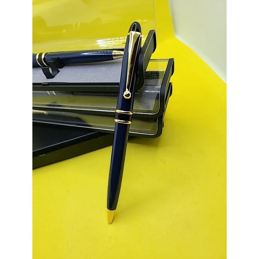 Set Of 2 Matching Blue Ballpoint Pens In Clear Lucite Case- Taiwan